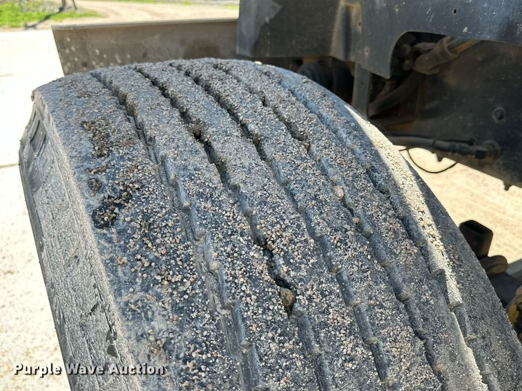 image for item NY9056 2007 International 5500i  ready mix truck