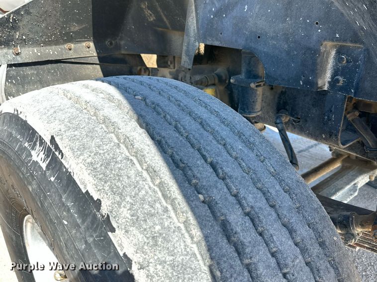 image for item NY9056 2007 International 5500i  ready mix truck