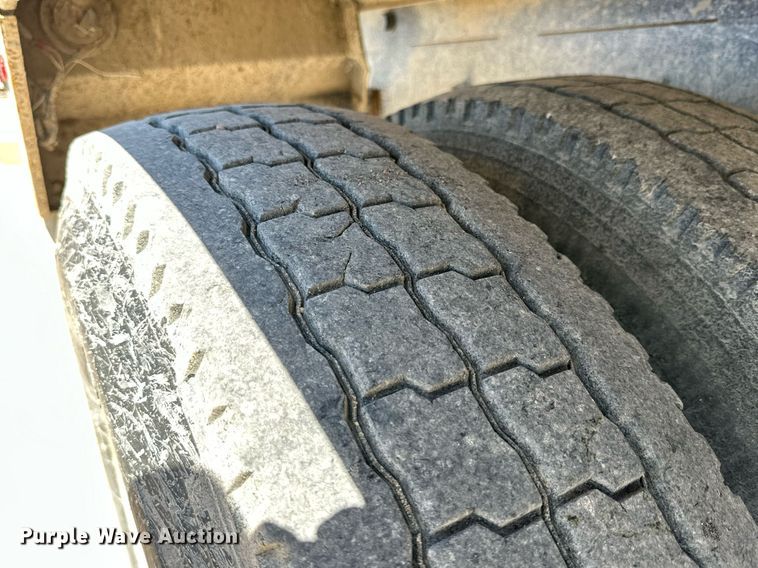 image for item NY9056 2007 International 5500i  ready mix truck