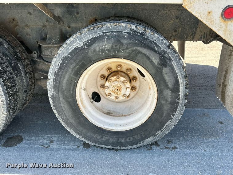 image for item NY9056 2007 International 5500i  ready mix truck