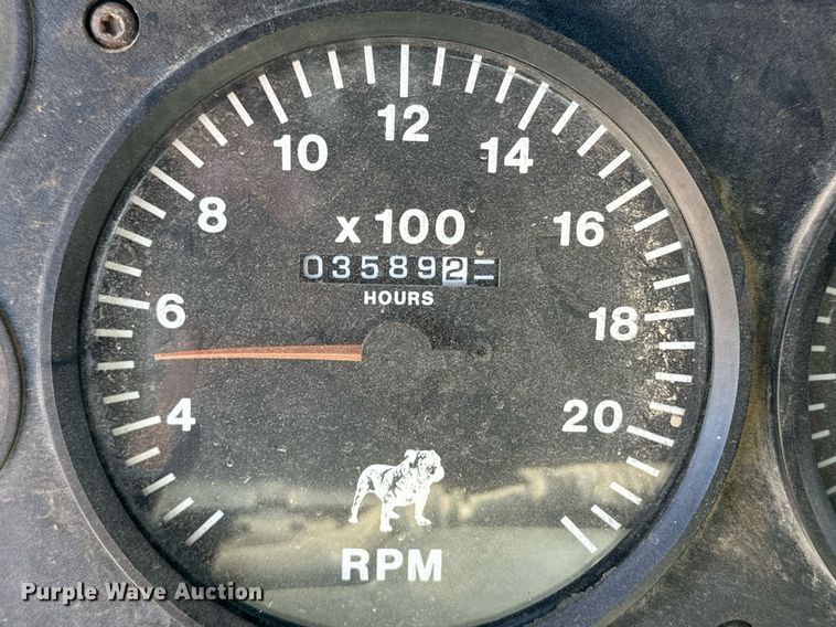 image for item NY9057 1993 Mack CH613  semi truck