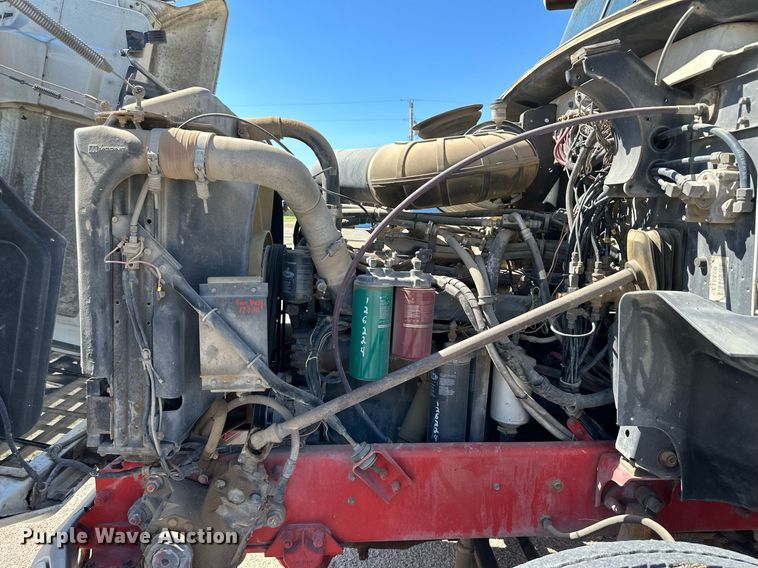 image for item NY9057 1993 Mack CH613  semi truck