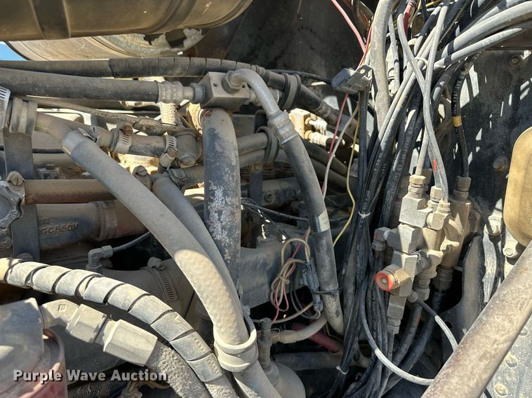 image for item NY9057 1993 Mack CH613  semi truck