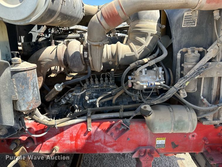 image for item NY9057 1993 Mack CH613  semi truck