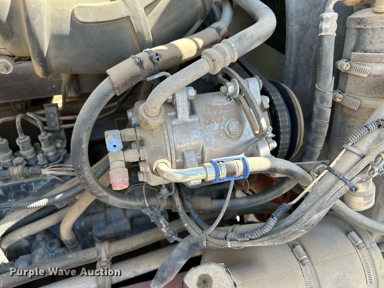 image for item NY9057 1993 Mack CH613  semi truck