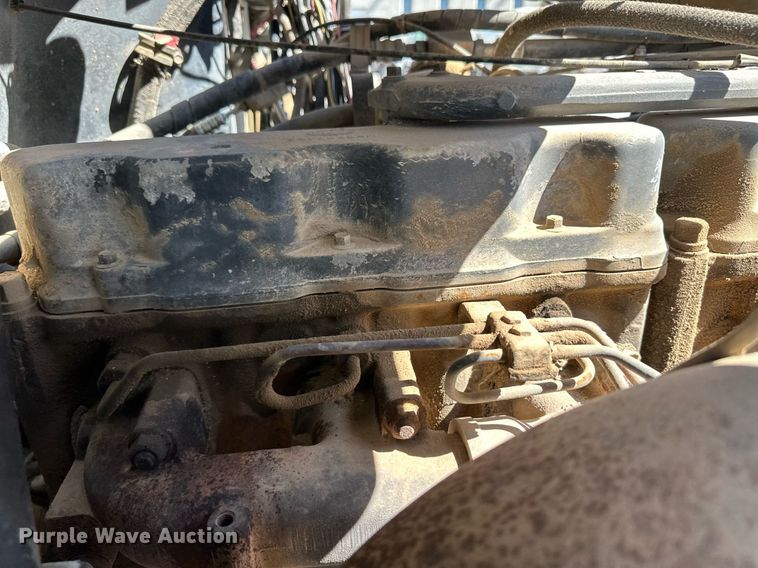 image for item NY9057 1993 Mack CH613  semi truck