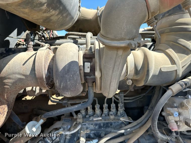 image for item NY9057 1993 Mack CH613  semi truck