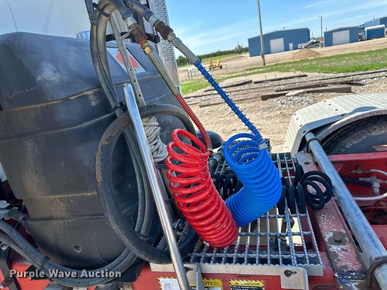 image for item NY9057 1993 Mack CH613  semi truck