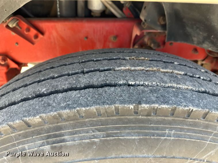 image for item NY9057 1993 Mack CH613  semi truck