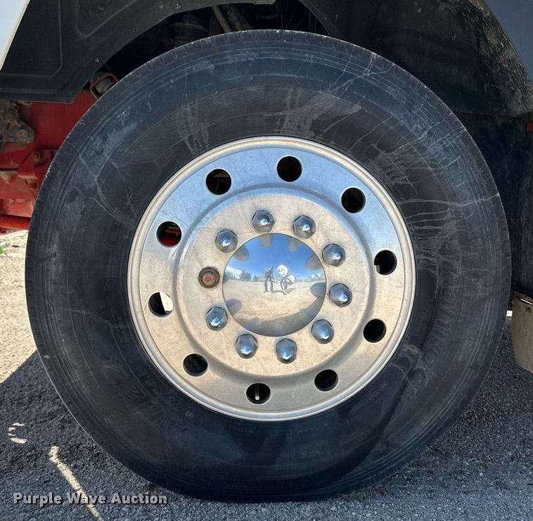 image for item NY9057 1993 Mack CH613  semi truck