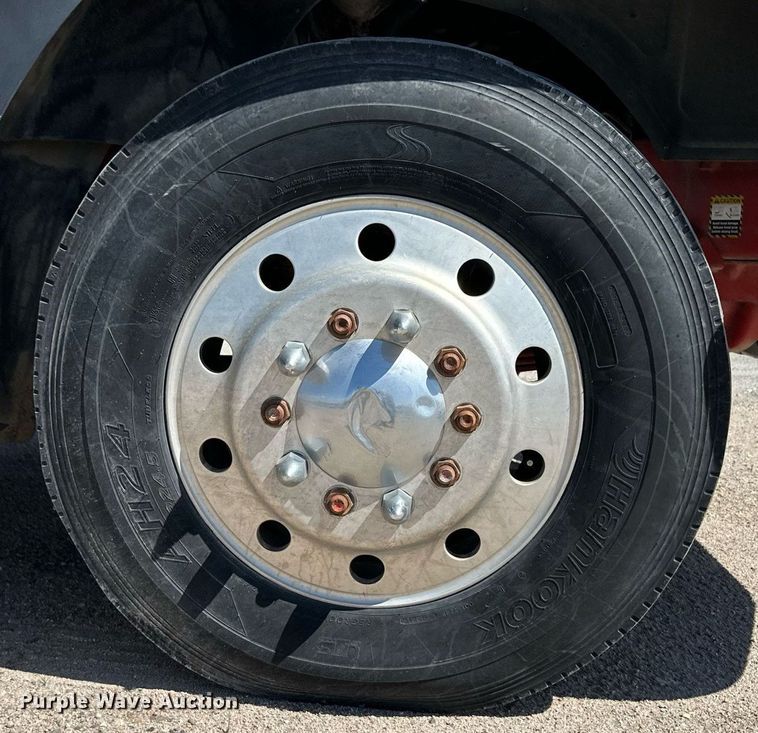 image for item NY9057 1993 Mack CH613  semi truck