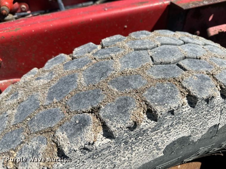 image for item NY9057 1993 Mack CH613  semi truck