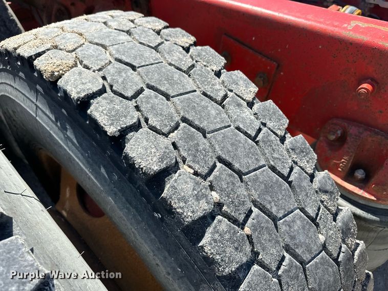 image for item NY9057 1993 Mack CH613  semi truck