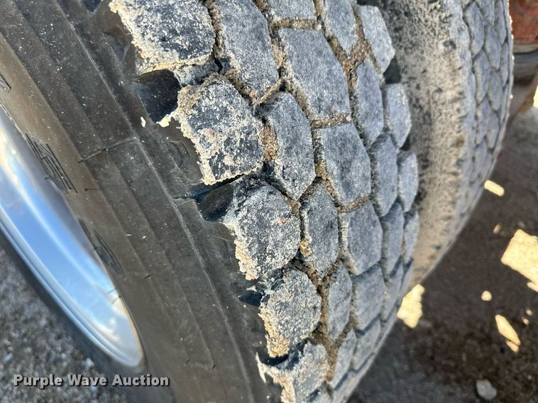 image for item NY9057 1993 Mack CH613  semi truck