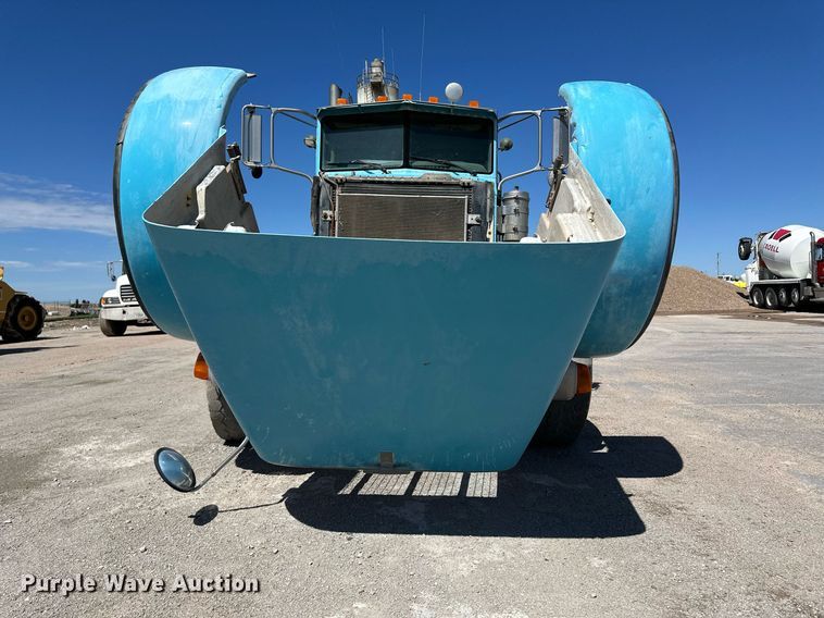 image for item NY9058 2006 Peterbilt 357  ready mix truck