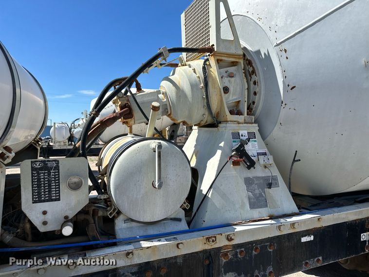 image for item NY9058 2006 Peterbilt 357  ready mix truck