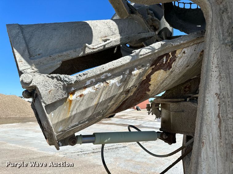 image for item NY9058 2006 Peterbilt 357  ready mix truck