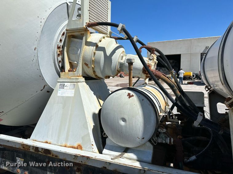 image for item NY9058 2006 Peterbilt 357  ready mix truck