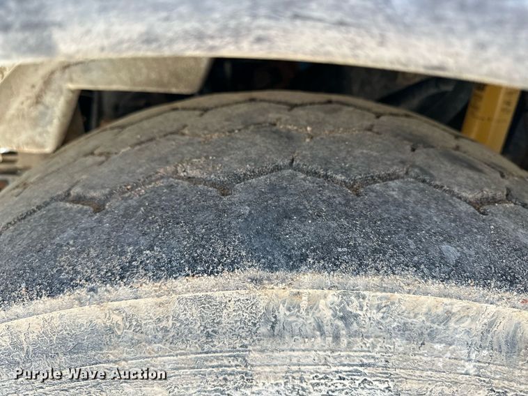 image for item NY9058 2006 Peterbilt 357  ready mix truck