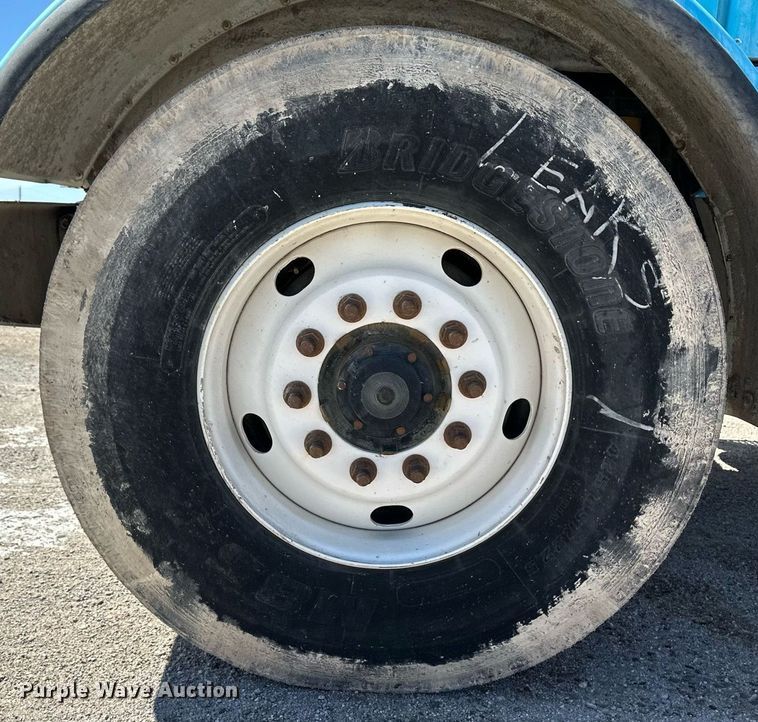 image for item NY9058 2006 Peterbilt 357  ready mix truck