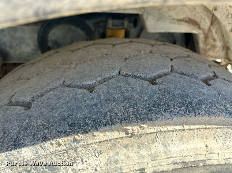 image for item NY9058 2006 Peterbilt 357  ready mix truck