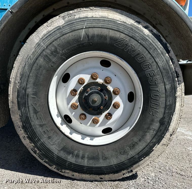 image for item NY9058 2006 Peterbilt 357  ready mix truck