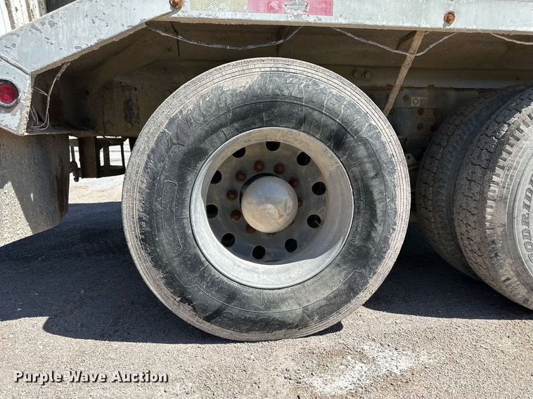 image for item NY9058 2006 Peterbilt 357  ready mix truck