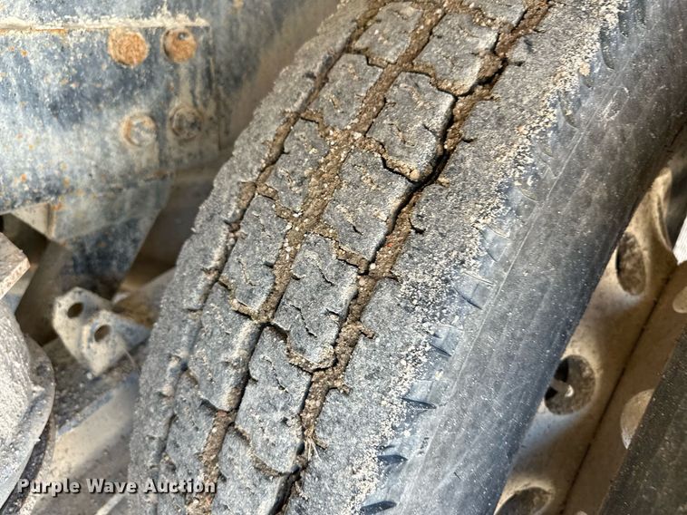 image for item NY9058 2006 Peterbilt 357  ready mix truck