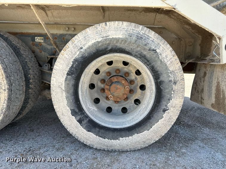 image for item NY9058 2006 Peterbilt 357  ready mix truck