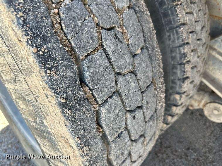 image for item NY9058 2006 Peterbilt 357  ready mix truck