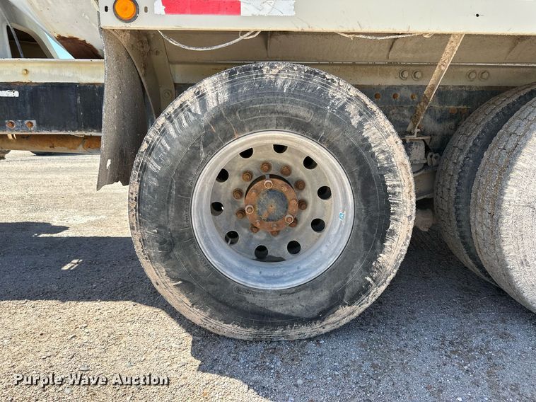 image for item NY9058 2006 Peterbilt 357  ready mix truck