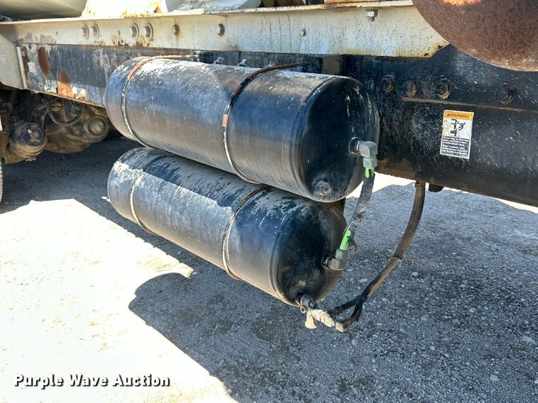 image for item NY9059 2006 Peterbilt 357  ready mix truck