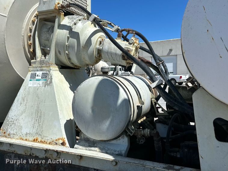 image for item NY9059 2006 Peterbilt 357  ready mix truck