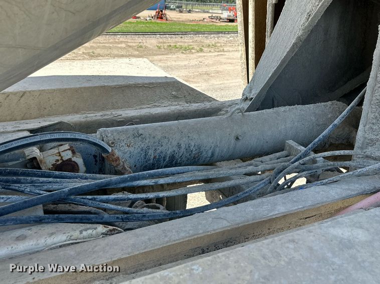 image for item NY9059 2006 Peterbilt 357  ready mix truck