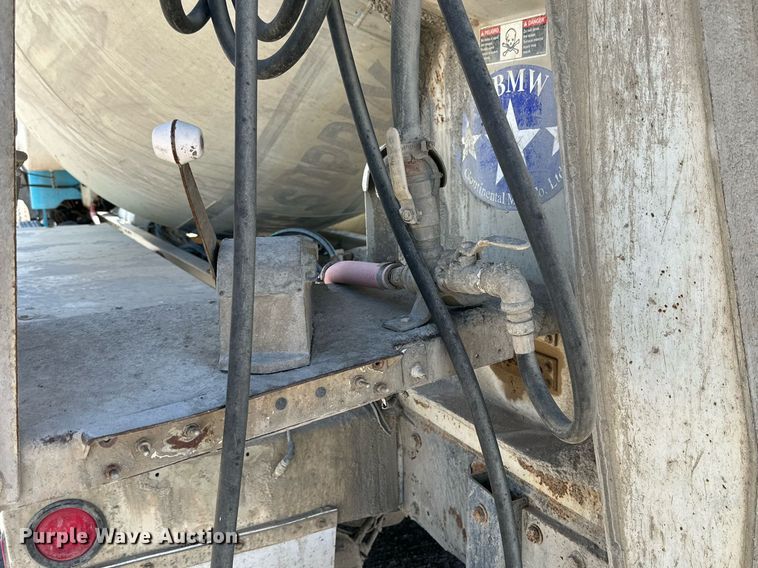 image for item NY9059 2006 Peterbilt 357  ready mix truck