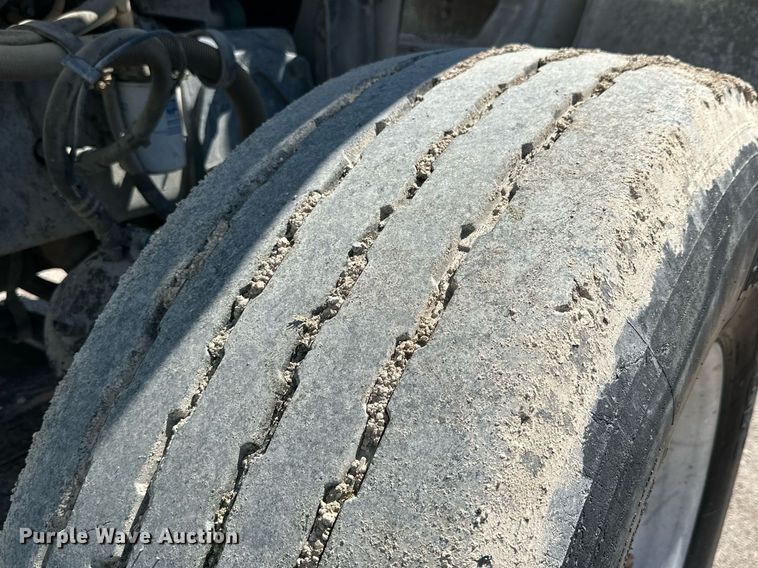 image for item NY9059 2006 Peterbilt 357  ready mix truck