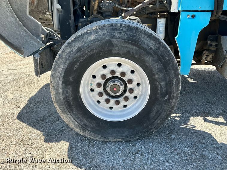 image for item NY9059 2006 Peterbilt 357  ready mix truck