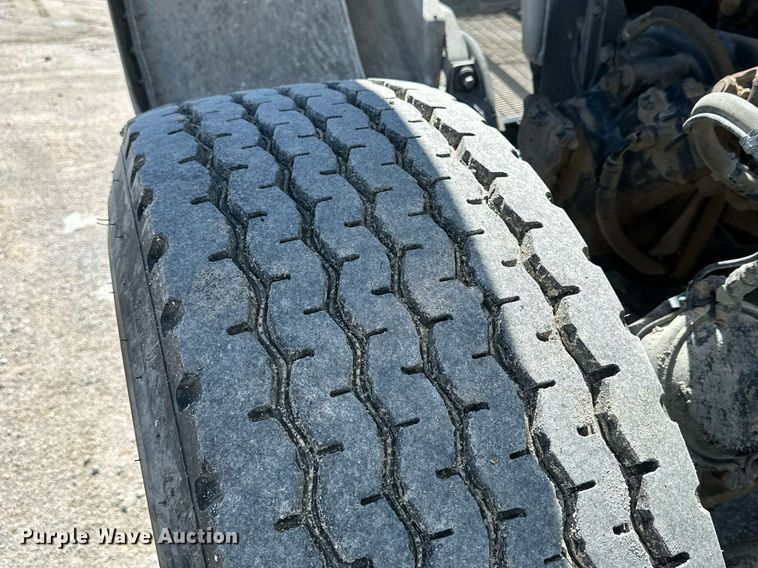 image for item NY9059 2006 Peterbilt 357  ready mix truck