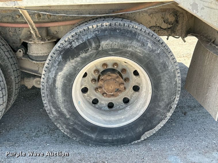 image for item NY9059 2006 Peterbilt 357  ready mix truck