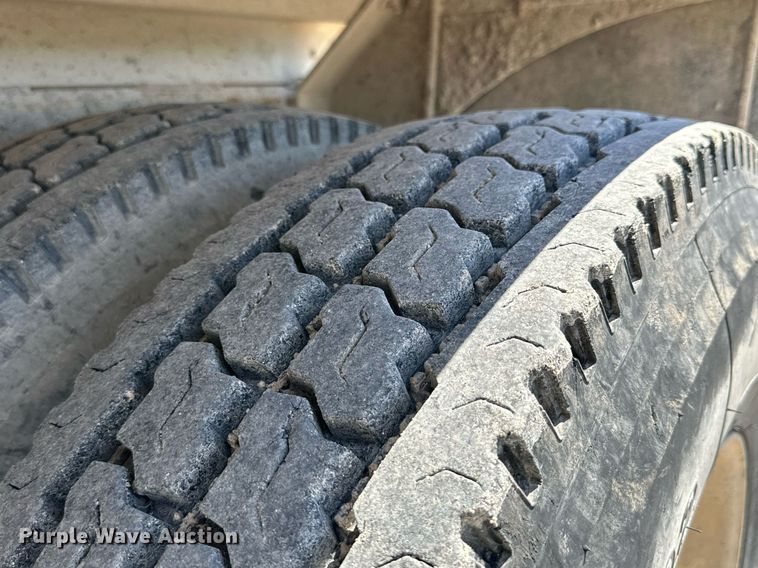 image for item NY9059 2006 Peterbilt 357  ready mix truck