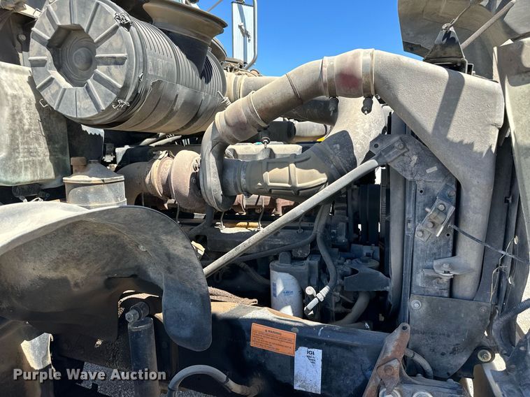 image for item NY9060 2004 Mack CV513  ready mix truck