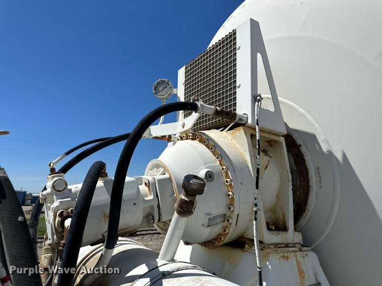 image for item NY9060 2004 Mack CV513  ready mix truck