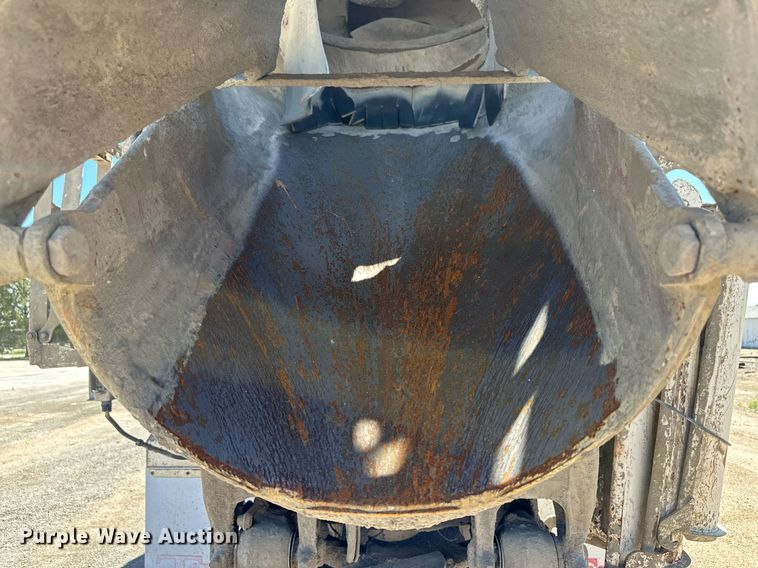 image for item NY9060 2004 Mack CV513  ready mix truck