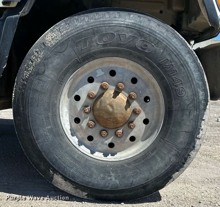 image for item NY9060 2004 Mack CV513  ready mix truck