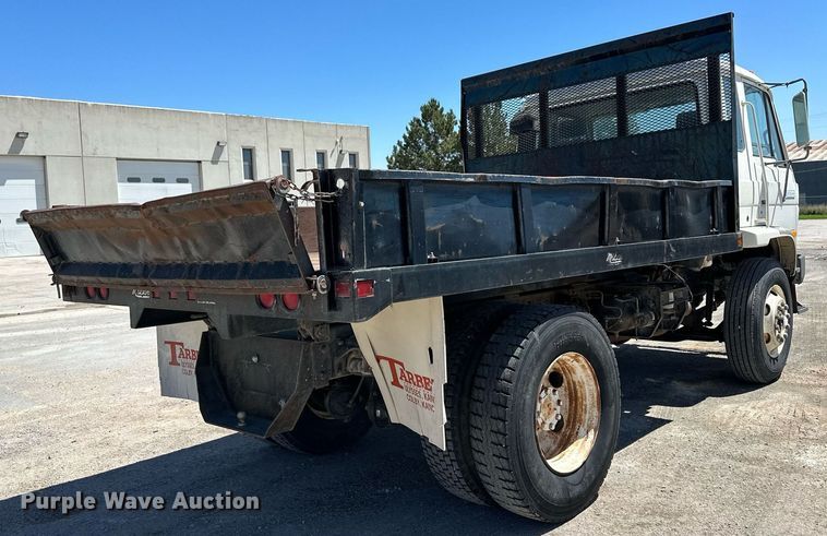 image for item NY9061 1993 UD Nissan UD3000  dump flatbed truck