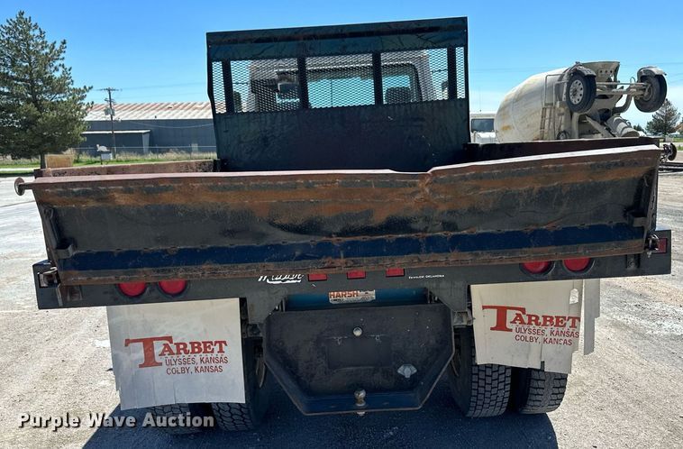 image for item NY9061 1993 UD Nissan UD3000  dump flatbed truck