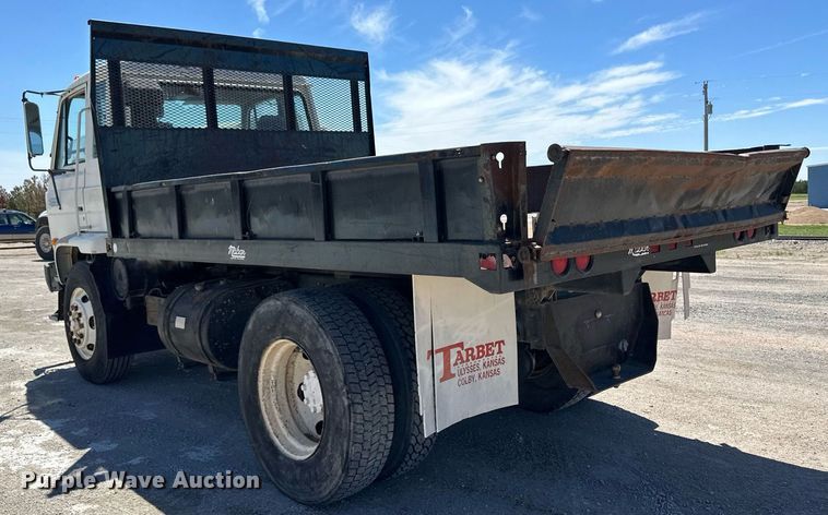 image for item NY9061 1993 UD Nissan UD3000  dump flatbed truck