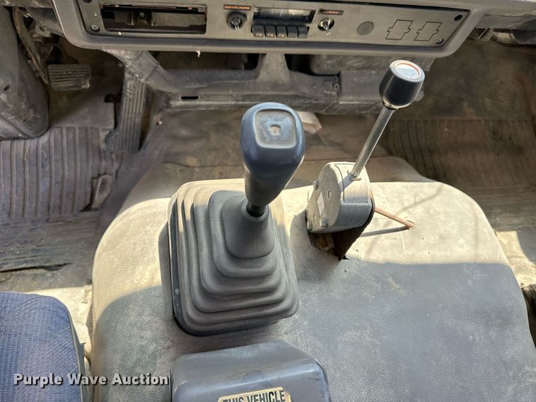 image for item NY9061 1993 UD Nissan UD3000  dump flatbed truck