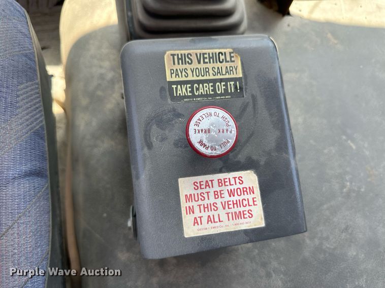 image for item NY9061 1993 UD Nissan UD3000  dump flatbed truck