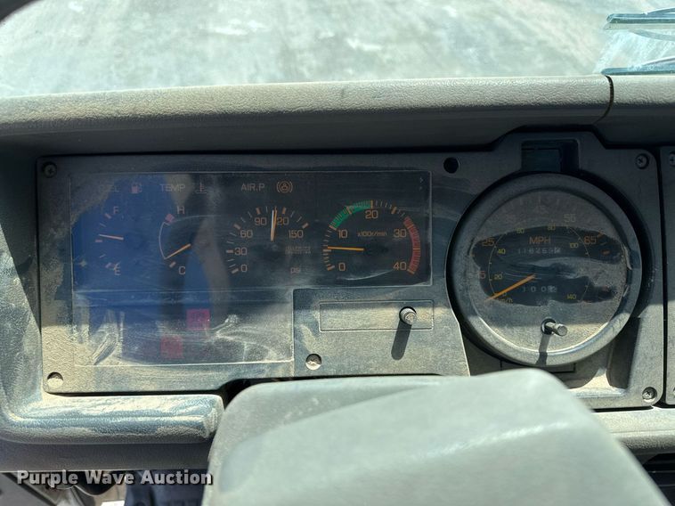 image for item NY9061 1993 UD Nissan UD3000  dump flatbed truck